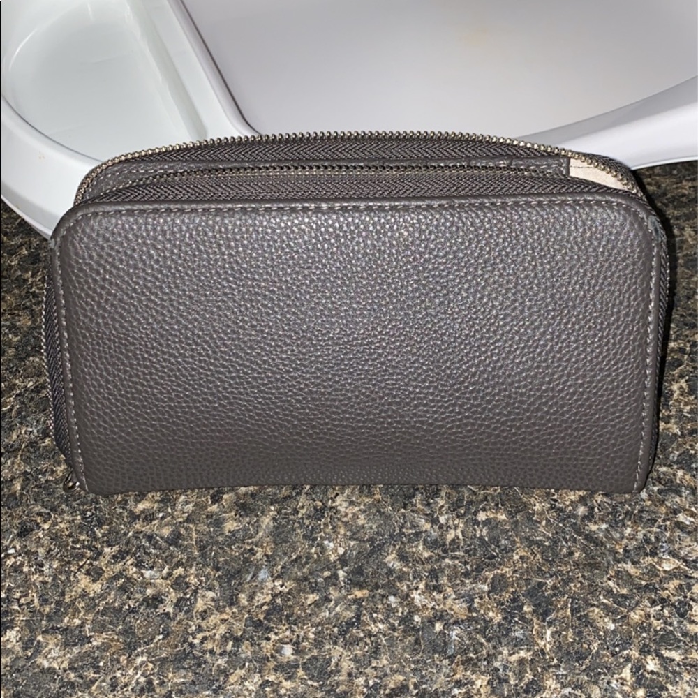 Thirty one all about the benjamins wallet